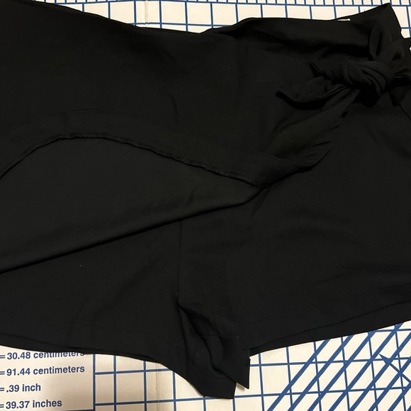Mahina Black wrap Skort With Side Tie Women Size Medium Excellent Condition - Picture 3 of 10